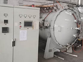 Vacuum brazing furnace